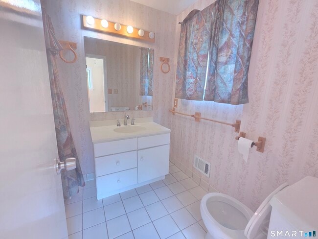 Building Photo - 331 Campfield Ave
