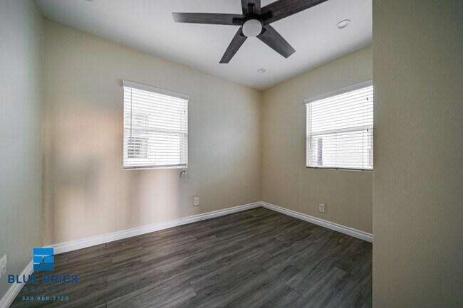 Building Photo - 2440 1/2 Fairmount St-1A