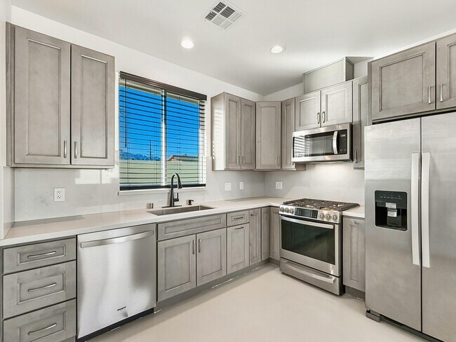 Building Photo - 33059 Rancho Vista Dr