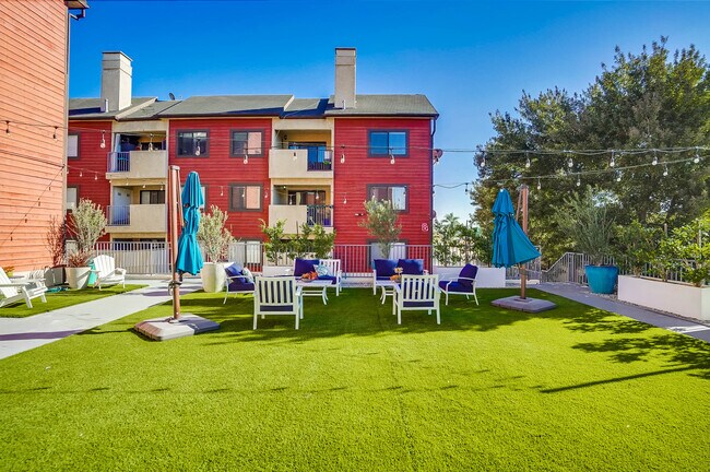 Building Photo - 524 Venice Way