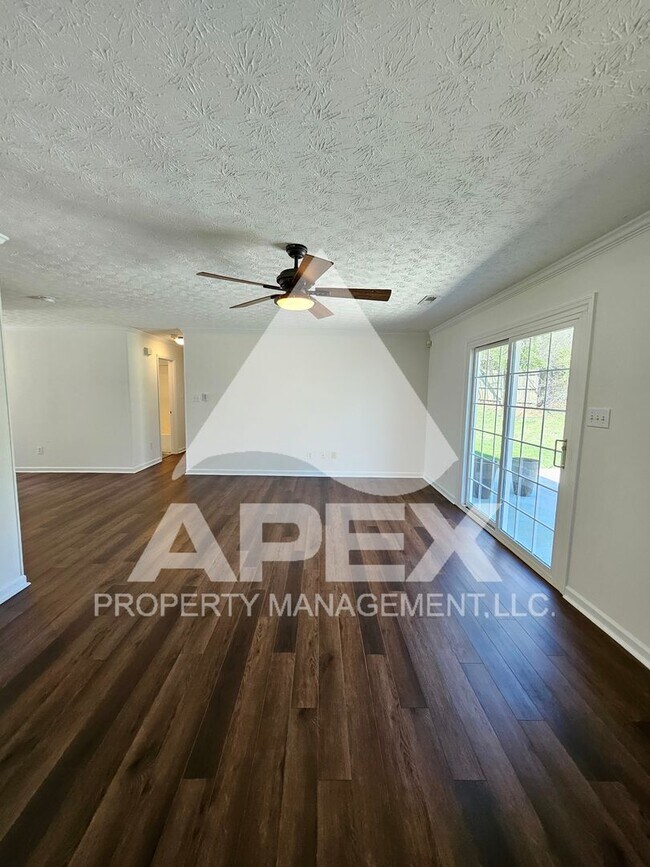 Building Photo - 8705 Trapper Ln