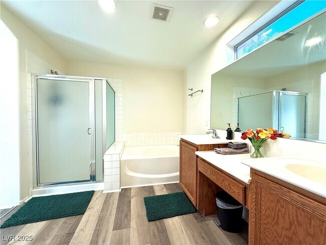 Building Photo - 3817 Bayamon St