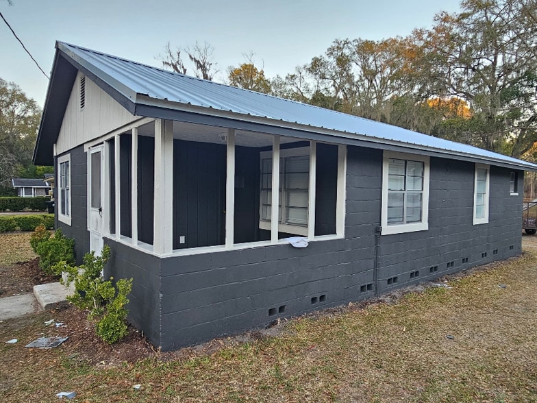 Building Photo - 1541 McCollum St