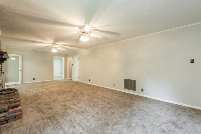 Building Photo - 1828 Northwood Dr