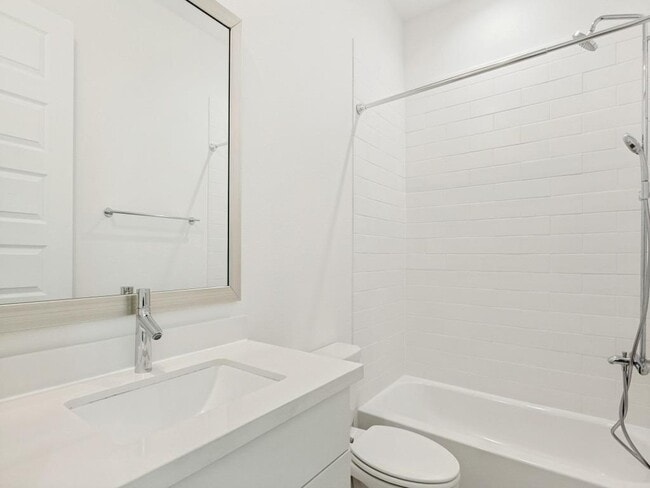 Building Photo - 2505 Bluebonnet Ln