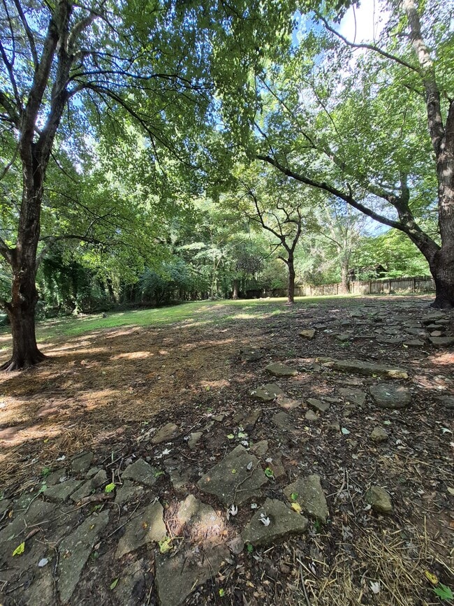 Building Photo - 1151 Bouldercrest Cir