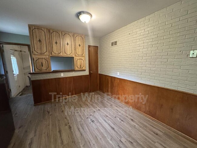 Building Photo - 10440 Gardo Ct