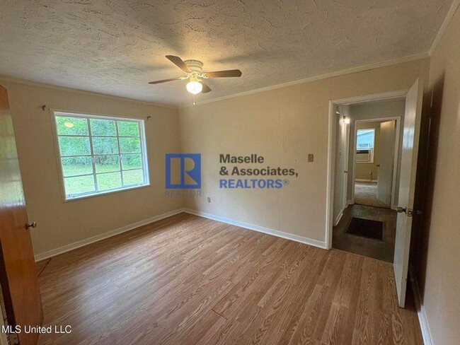 Building Photo - 3 bed/2 bath Home in 39212 Jackson!