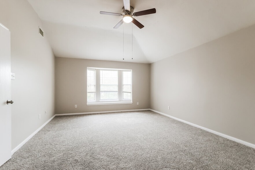 Building Photo - 25306 Barmby Dr