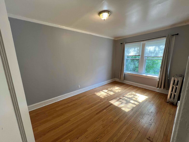 Building Photo - 7931 S Manistee Ave