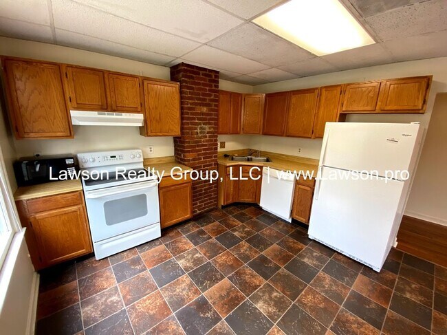 Building Photo - 1415 Clarke Ave SW