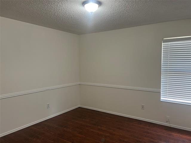 Building Photo - 2329 Live Oak Dr