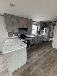 Building Photo - 136 Court Rd