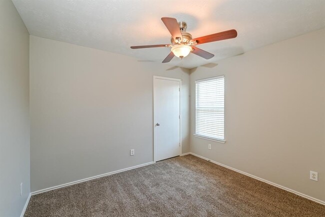 Building Photo - 21202 Grand Linden Ct