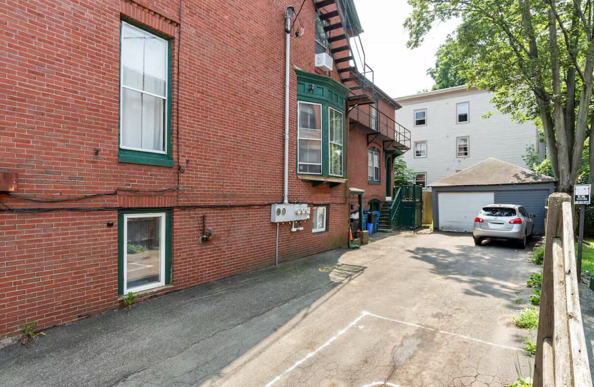 Building Photo - 280 State St
