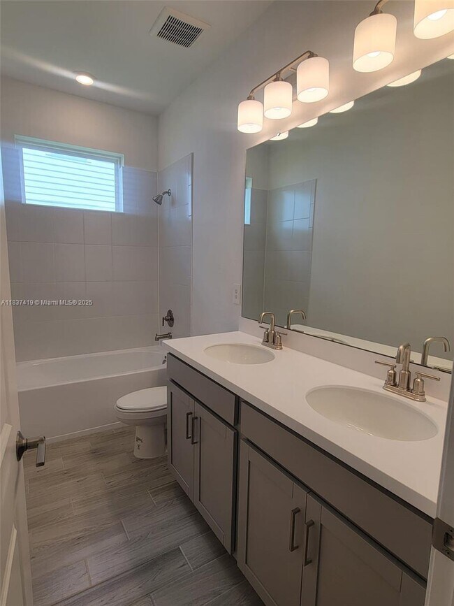 Building Photo - 5727 Gingham Dr