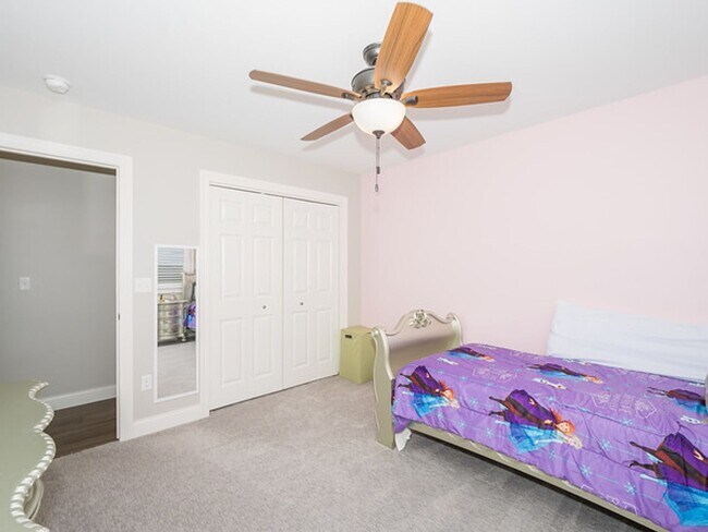 Building Photo - Beautiful 5 Bedroom Single Family Home