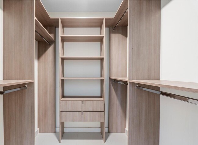 Building Photo - 851 NE 1st Ave