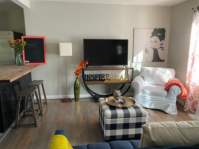 Building Photo - 364 Argus Cir NW