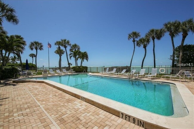 Building Photo - TURNKEY FURNISHED WATERFRONT RENTAL – Live the Island Life on Siesta Key