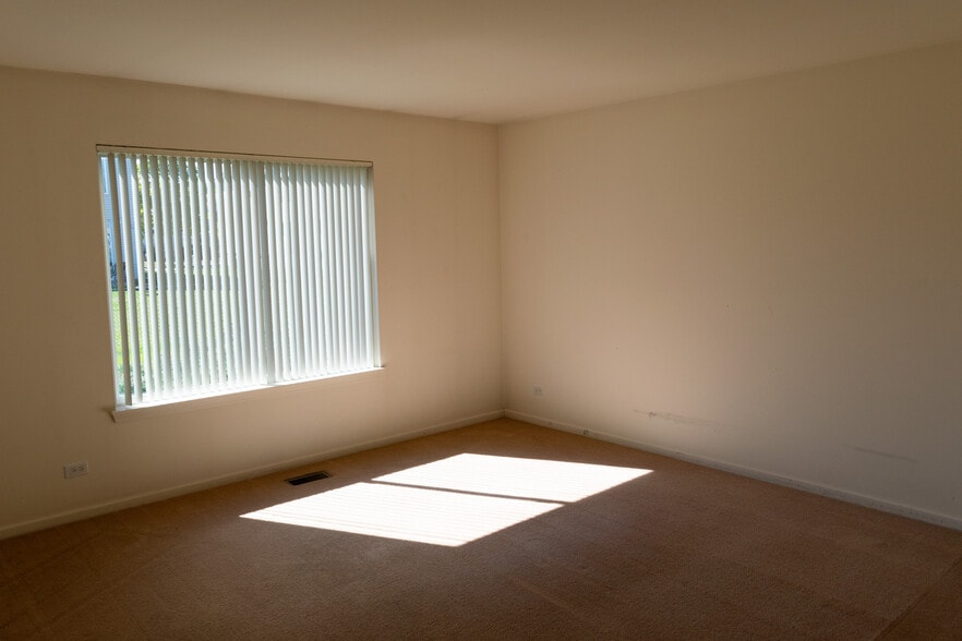 Master Bedroom - 61 W Providence Ln