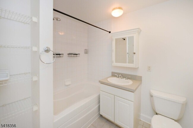 Building Photo - 70 Adams St