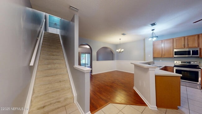 Building Photo - 9744 Summer Grove Way W