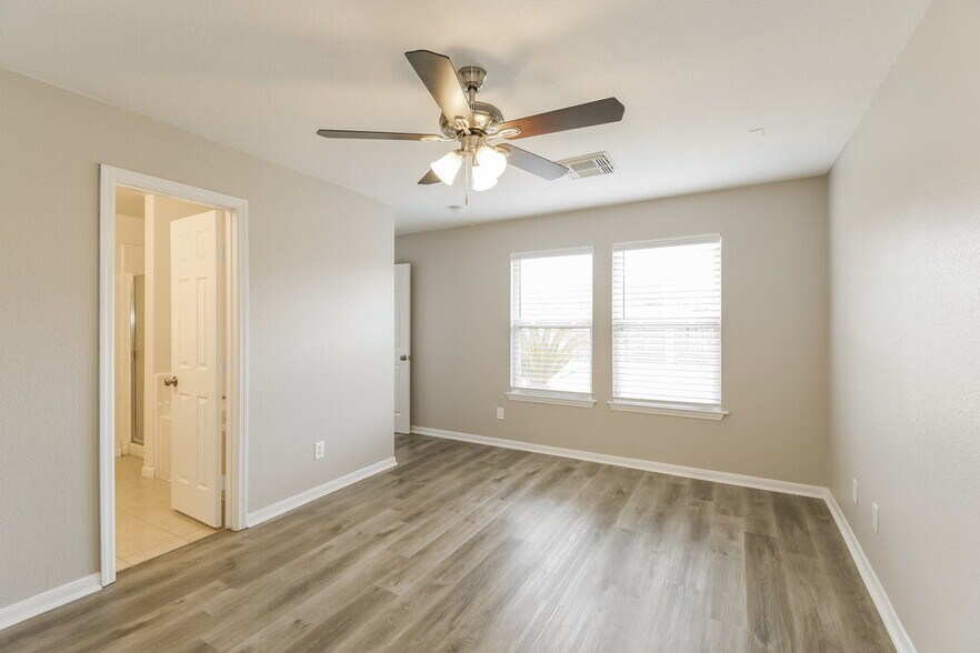 Building Photo - 4703 Montclair Hill Ln