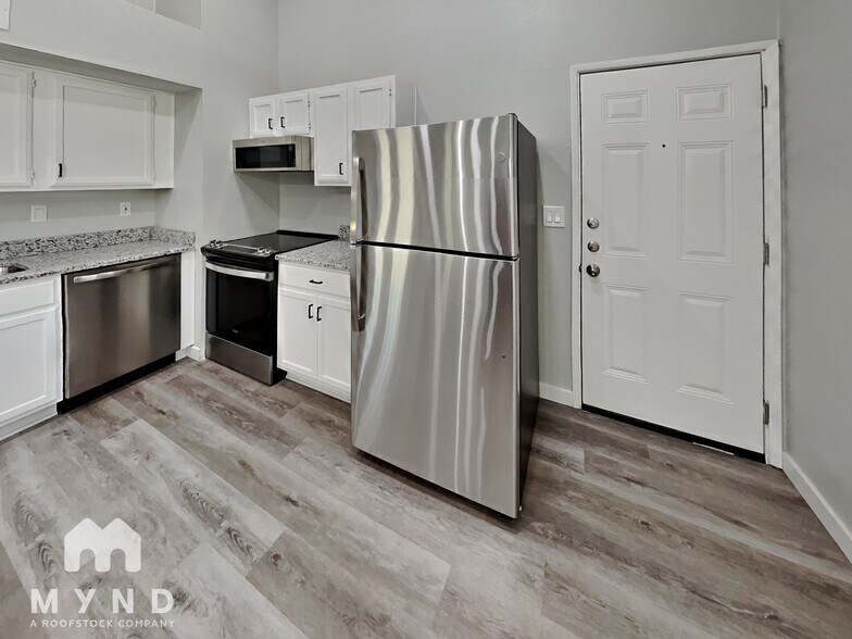 Building Photo - 9447 Culberson St