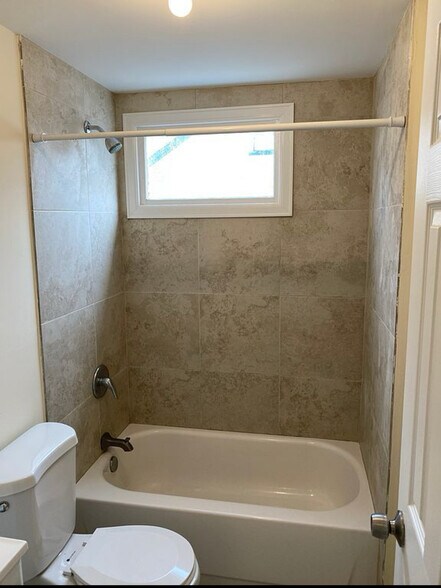 Building Photo - 20 Amity St