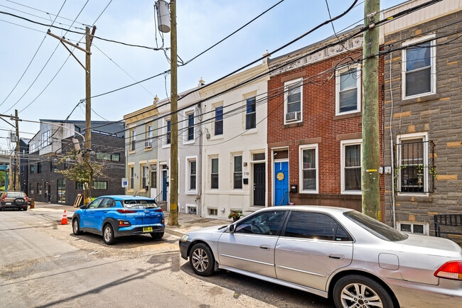 Building Photo - 118 W Montgomery Ave