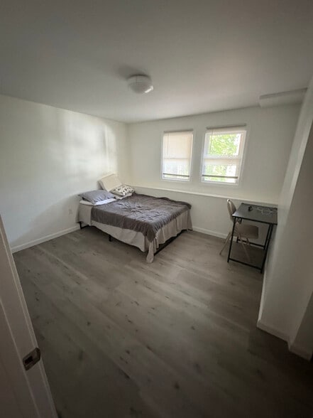 Primary Photo - 91 Taylor Ave