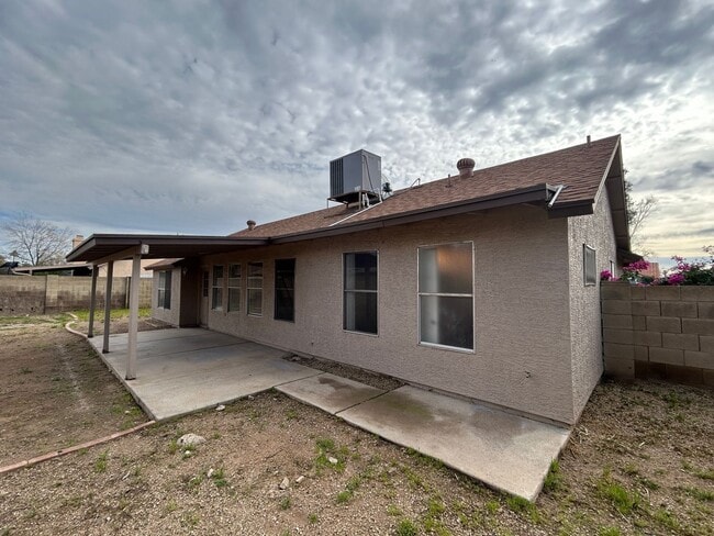 Building Photo - 6934 W Brown St