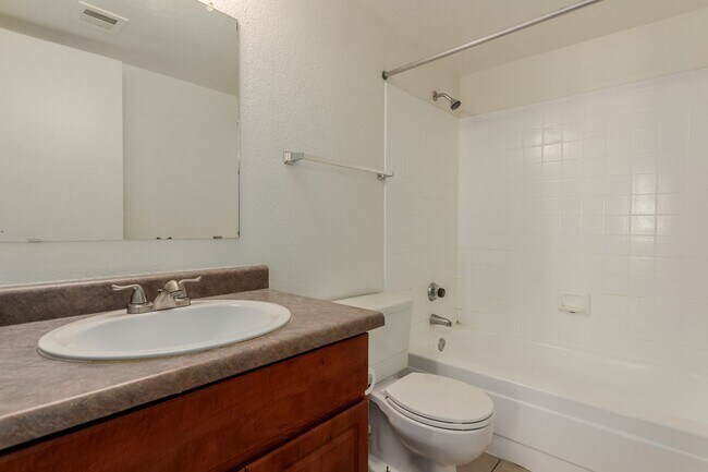 Building Photo - Bella Vita Condo-2 bed, 2 bath in Scottsdale