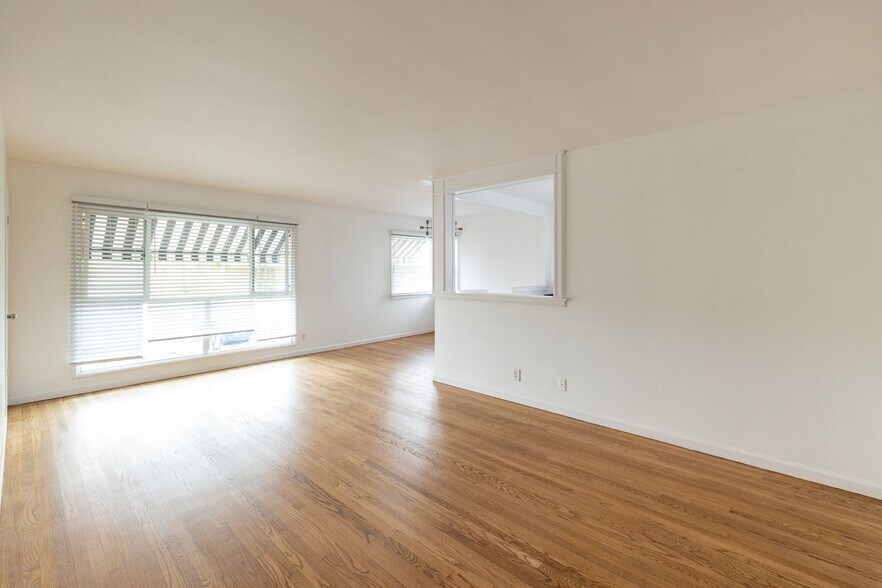 Building Photo - 1521 2nd St