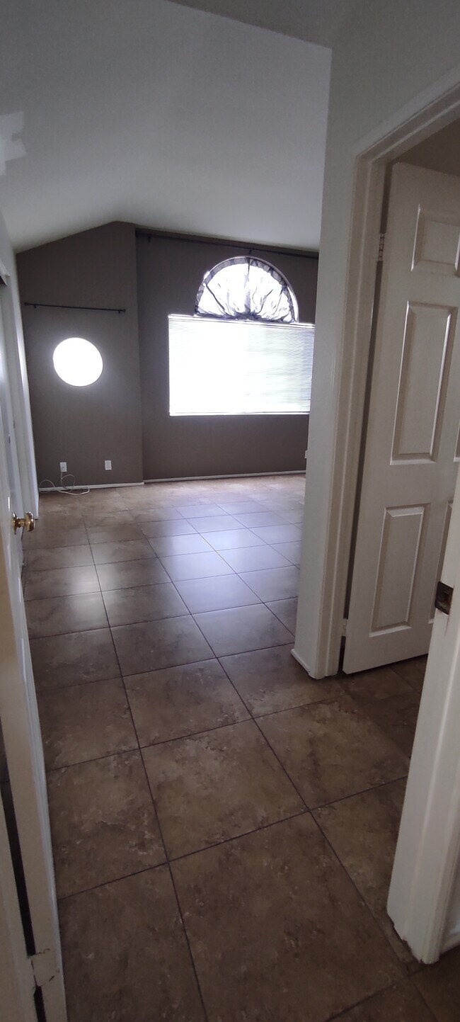 main bedroom entrance - 1343 Heather Ln