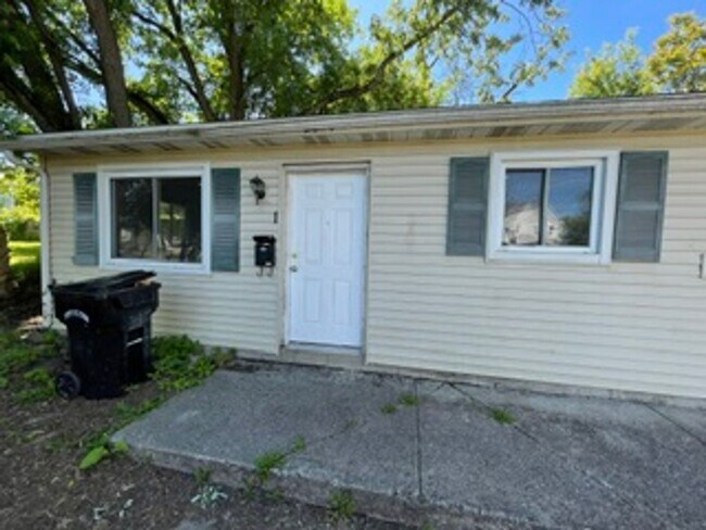 Building Photo - 138 Mendel Ct