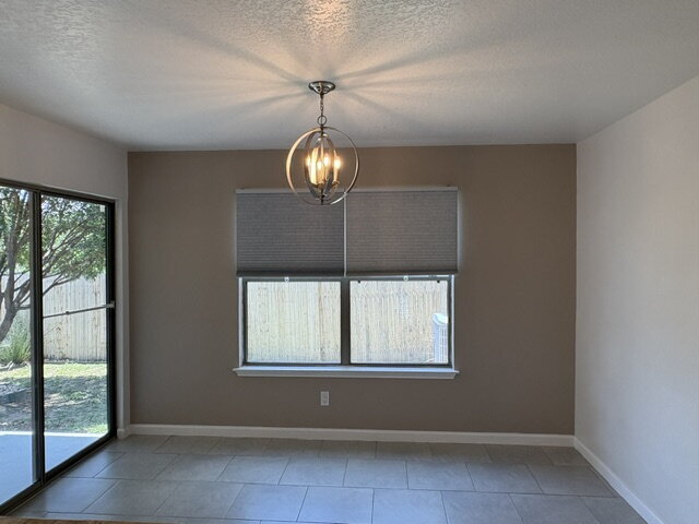 Building Photo - Move In Ready 3 Bedroom Near UTSA, La Cantera and The Rim