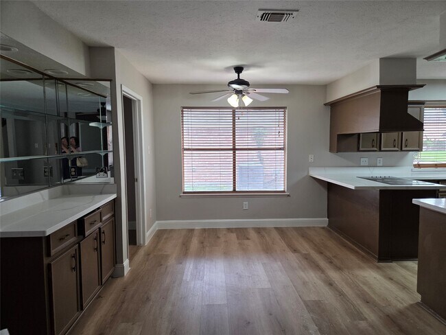 Building Photo - 14718 Earlswood Dr
