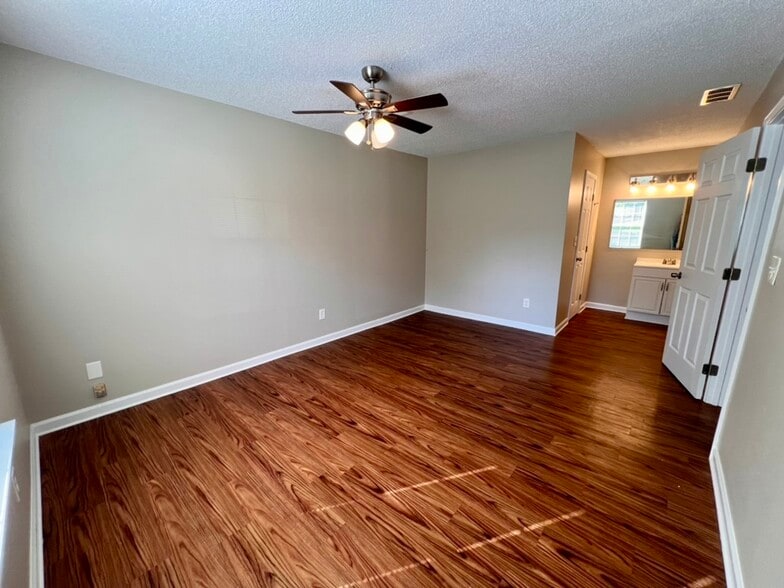 Building Photo - 2614 Dorian Dr.