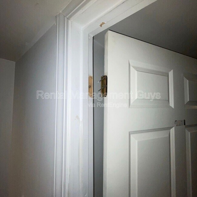 Building Photo - 2021 3rd Ave S