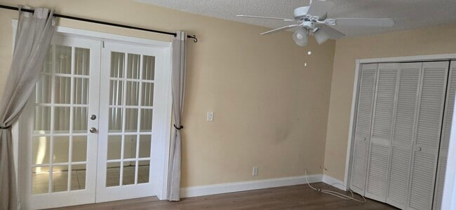 Building Photo - 160 Burgandy Way