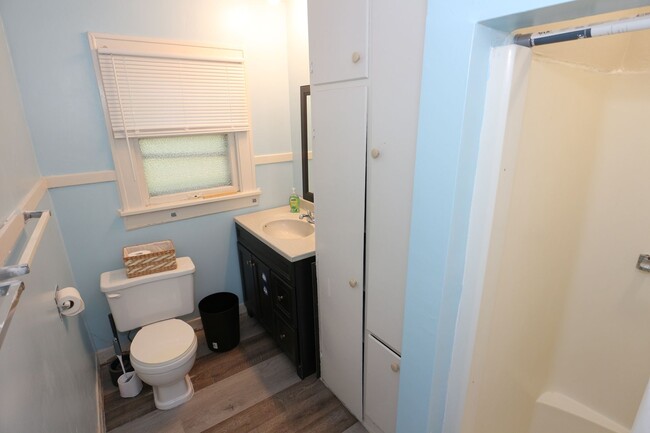 Building Photo - 3 Bedroom Home Near Purdue!