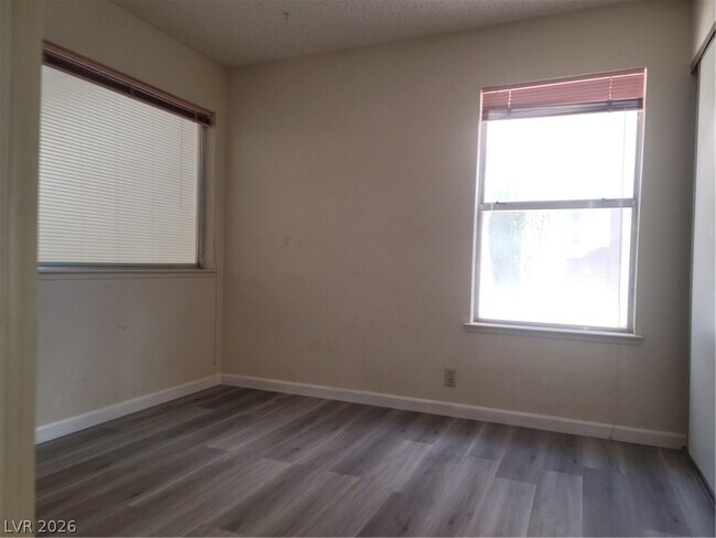 Building Photo - 5712 Swimmer Dr