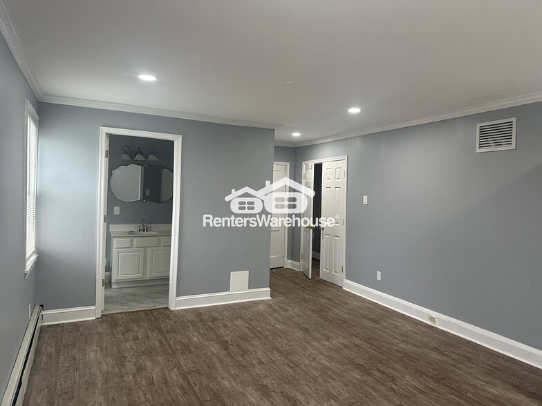 Building Photo - 3026 Lavender Ave