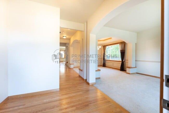 Building Photo - 4 bedroom in Lynnwood WA 98036