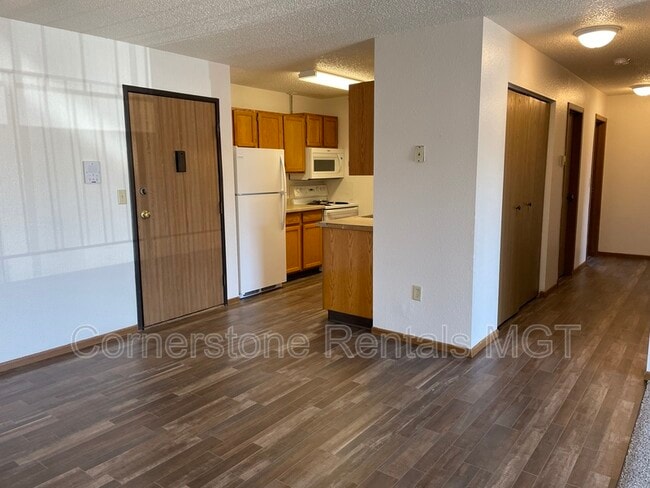 Building Photo - 1515 14th Ave E