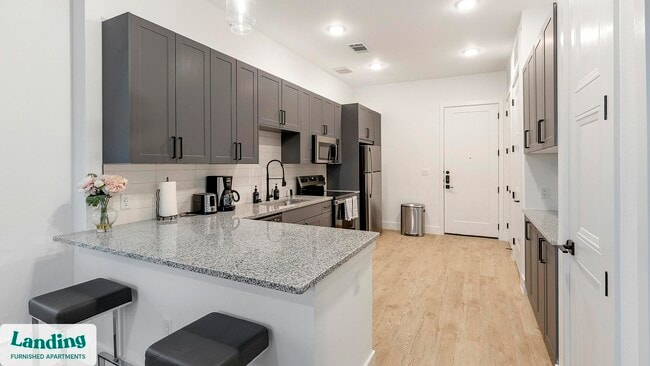 Building Photo - 650 E Sycamore St