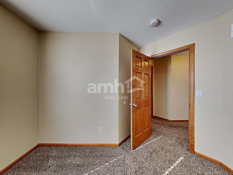 Building Photo - 6715 Legacy Pointe Ct