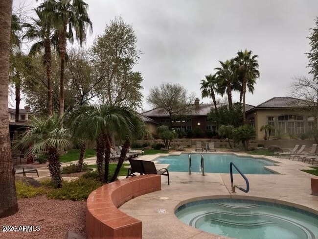 Building Photo - 5401 E Van Buren St